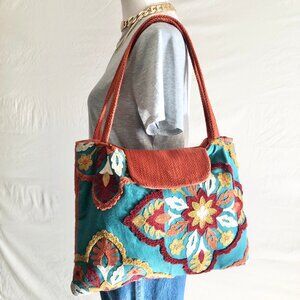 Embroidered Floral Tote Bag - Multicolor
